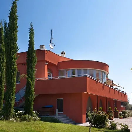 Agriturismo Shanti House Κατάλυμα σε φάρμα Morro dʼAlba